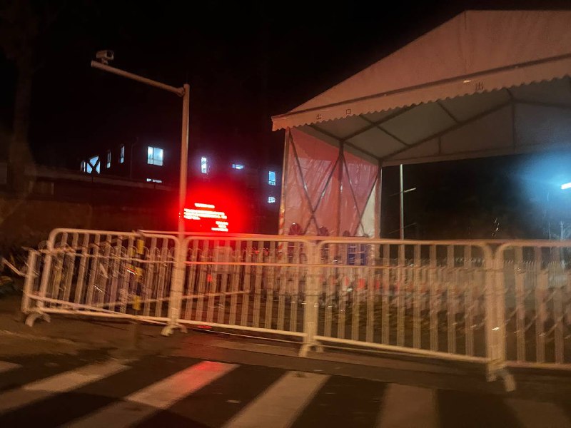 连夜提桶跑路