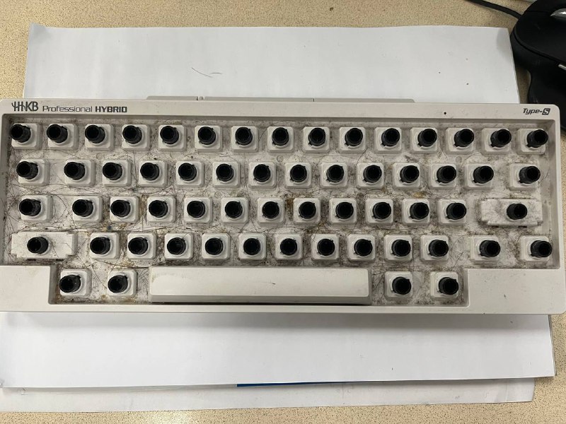 一块使用两年半的键盘能脏成啥样一块使用两年半的键盘能脏成啥样